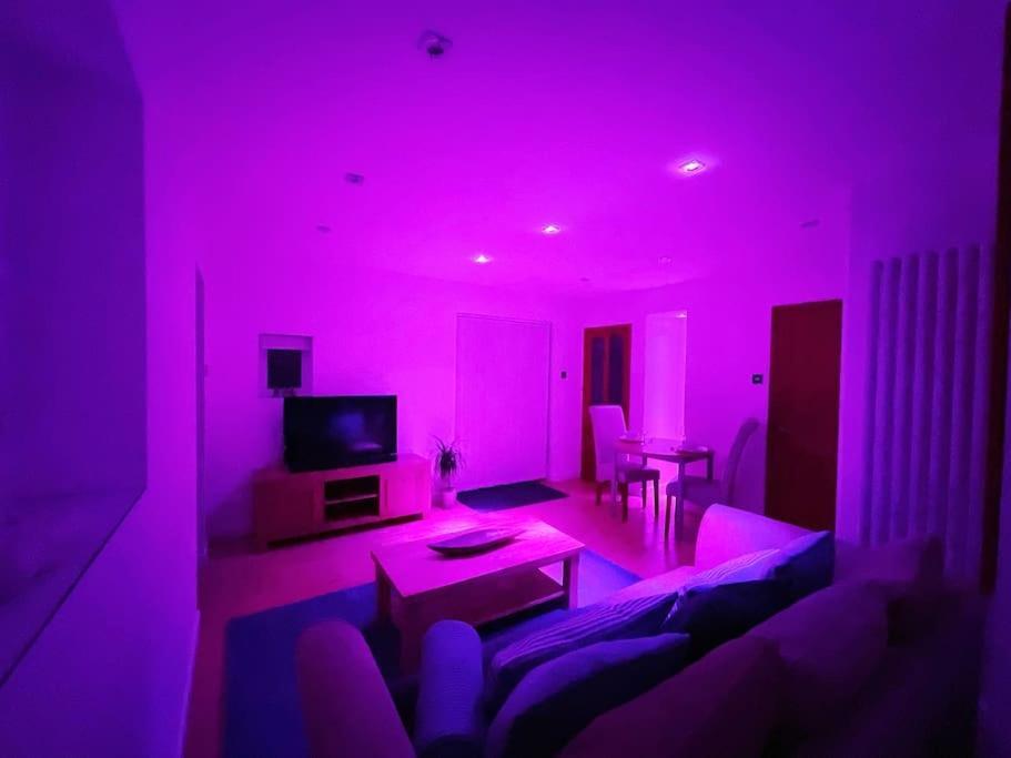 White Eden Retreat: Cozy King Bed & Pet-Friendly Oasis in Cornwall St Austell Exterior photo
