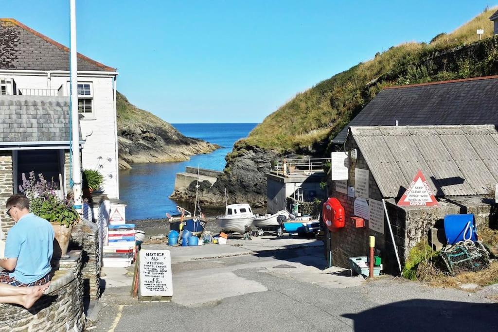 White Eden Retreat: Cozy King Bed & Pet-Friendly Oasis in Cornwall St Austell Exterior photo